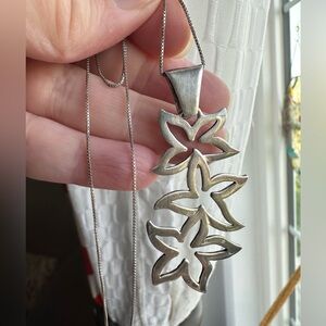 Floral pendant and chain stamped 925